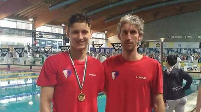 Matteo Salvatori della Rari Nantes Legnano oro ai campionati italiani giovanili di nuoto