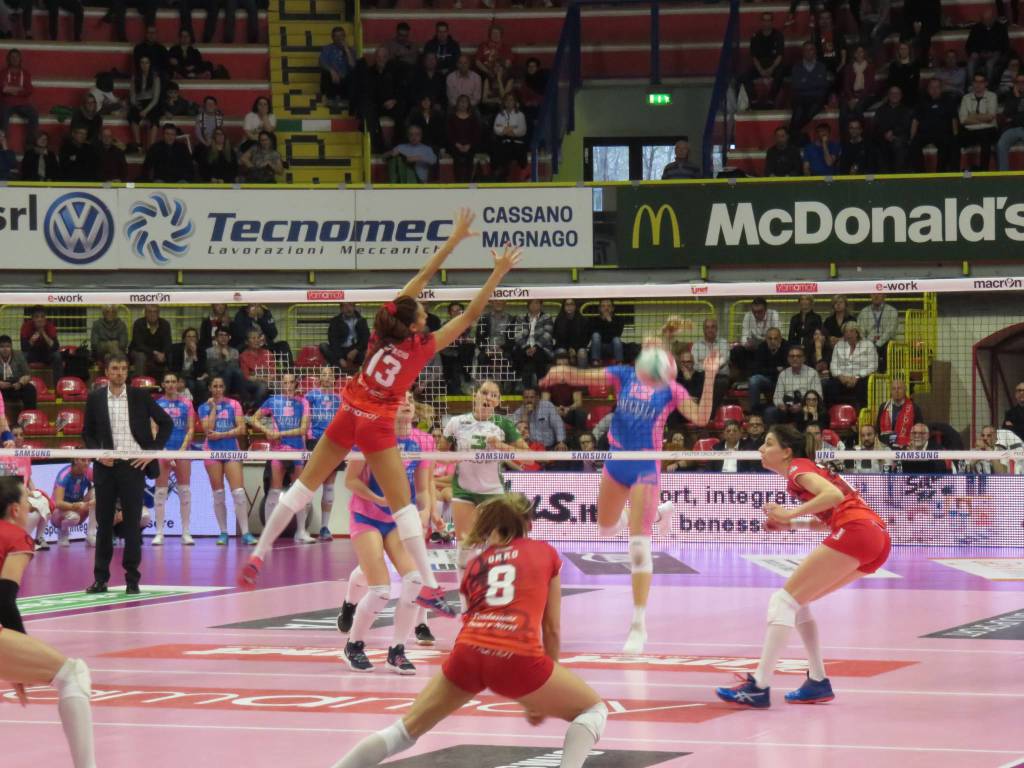 Uyba-Saugella Team Monza 3-2 (playoff)