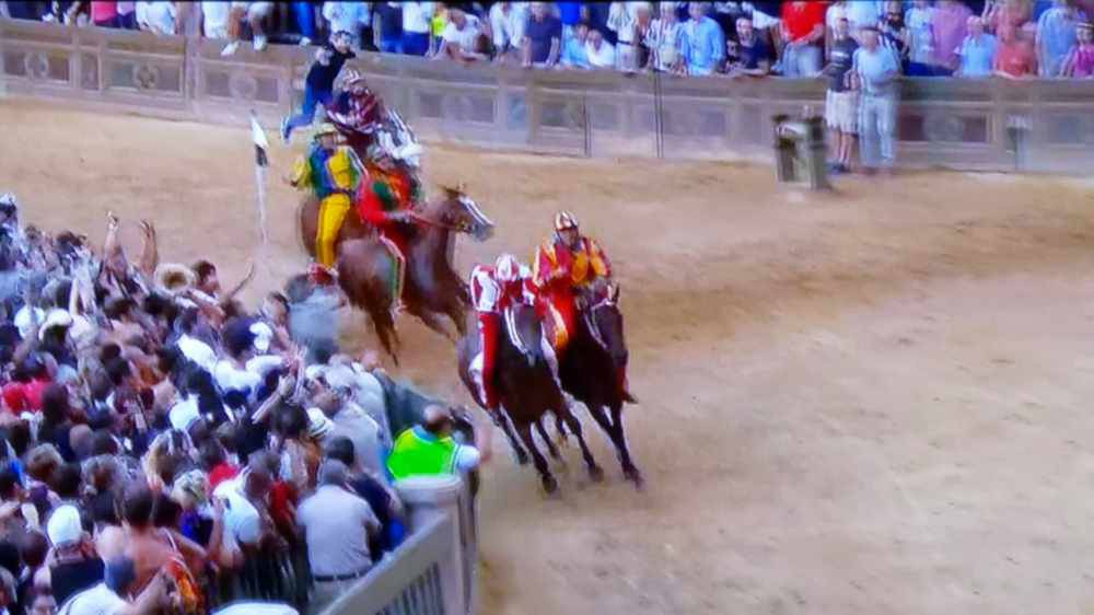 La Giraffa vince il Palio di Siena 2 luglio 2019