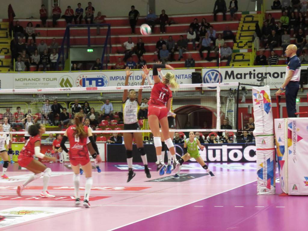 Uyba-Brescia 3-1