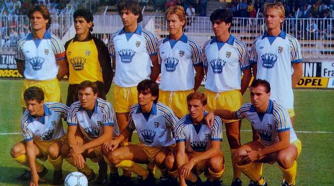 Una formazione del Parma Serie B 1986/87. Fontolan è il primo a destra in piedi