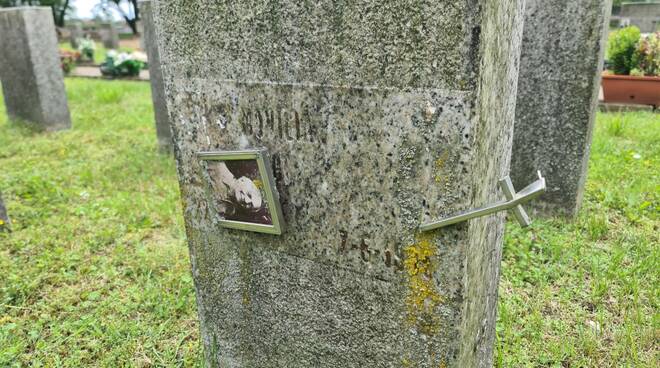 Atti vandalici cimitero parco Legnano